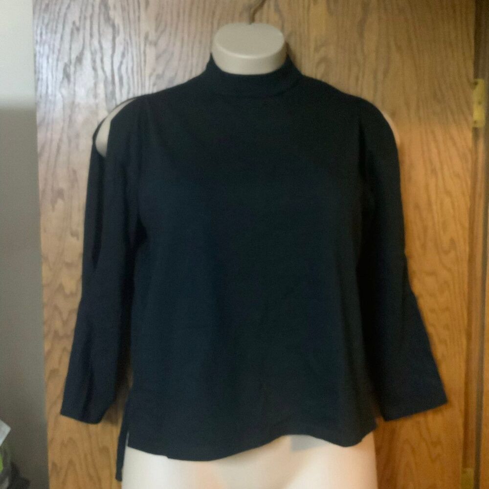 NWT Michelle Cold Shoulder Black Long Sleeve Top Size Medium